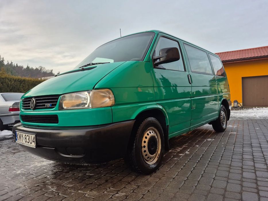 Volkswagen Transporter 2002r 2.5TDI 88KM 9os Wspomaganie Hak