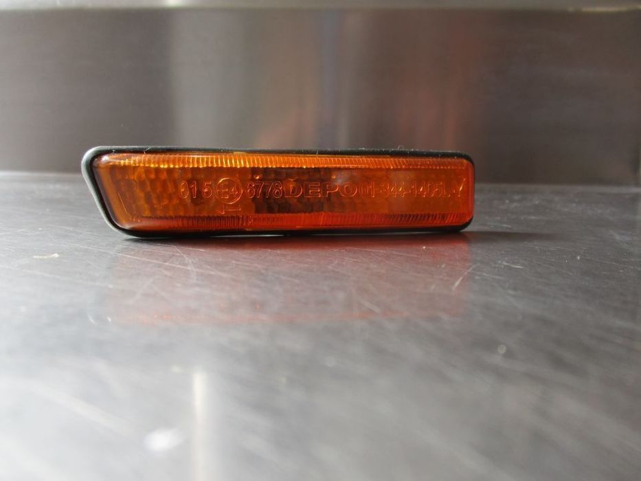 Farolim / Pisca Lateral Esquerdo Amarelo BMW E36 1997-1998 NOVO