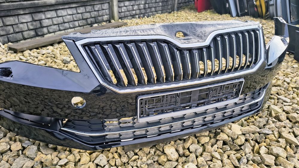 Zderzak przedni SPRYSKI Skoda Superb 3 III 3V 3V0 15- przedlift LF9R