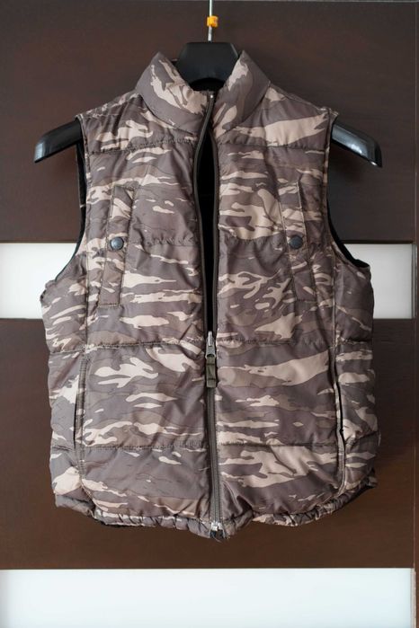 Dwustronny, ciepły bęzrękawnik GAP roz. 128/134