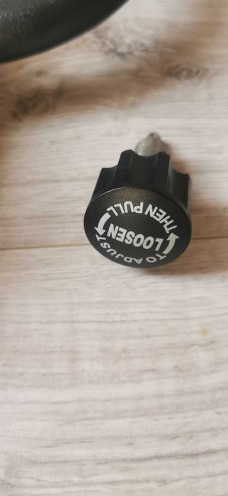 Uchwyt ścienny na worek bokserski STOJAK NA WOREK MAX 100KG