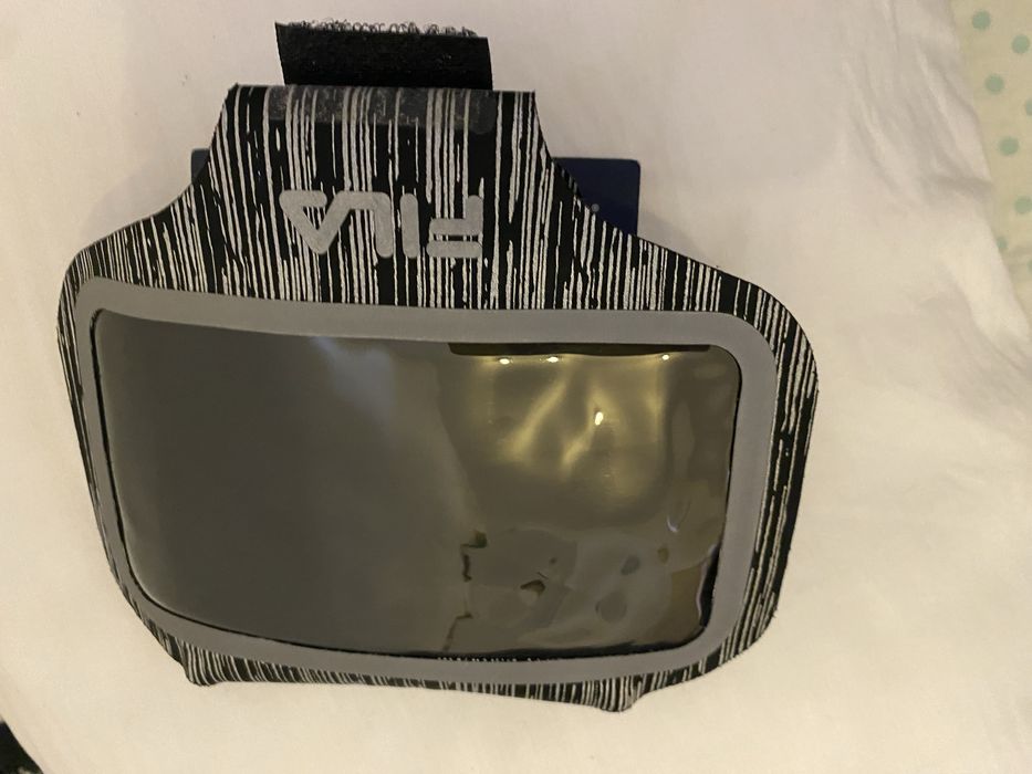 Conjunto Desportivo Novo – Braçadeira FILA + Luvas DOONE