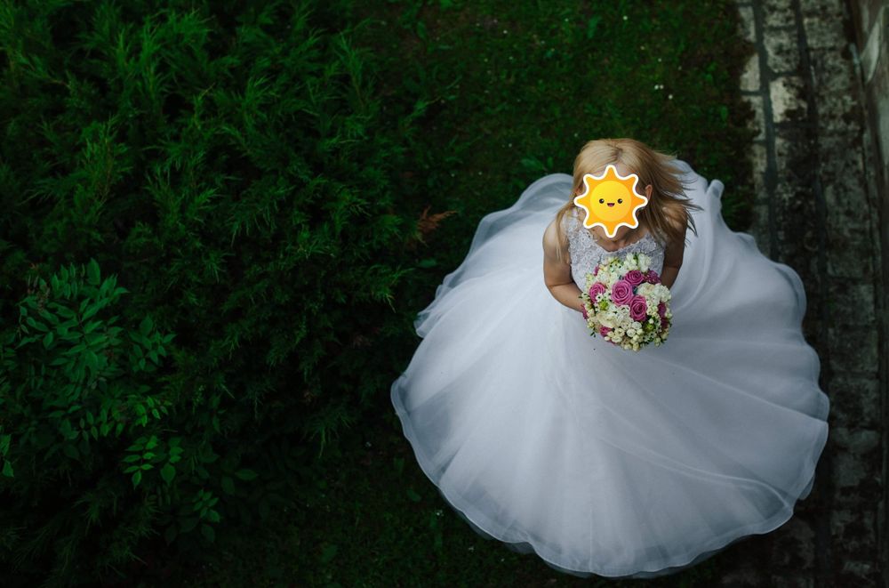 Suknia ślubna z koronką