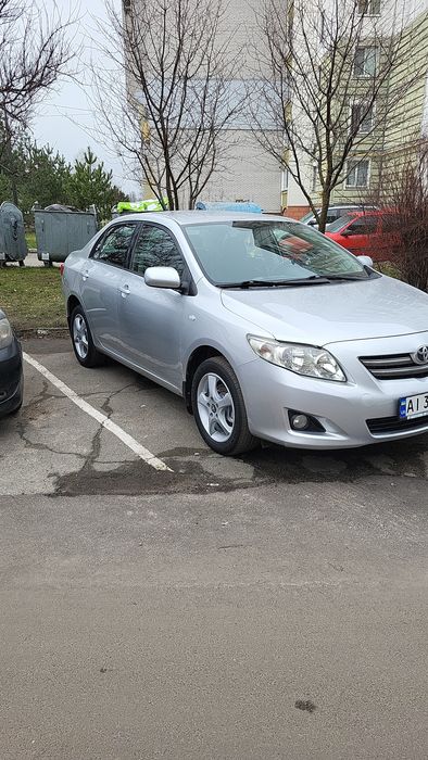 Автомобиль Тойота Королла