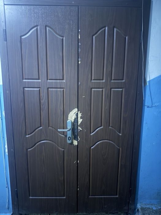 Двері вхідні 2,15*1,20, тчжкі після взлому
