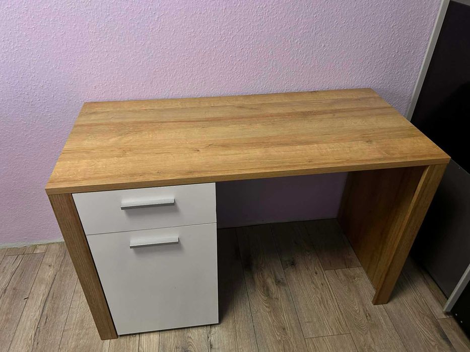 Biurko z szafką i szufladą