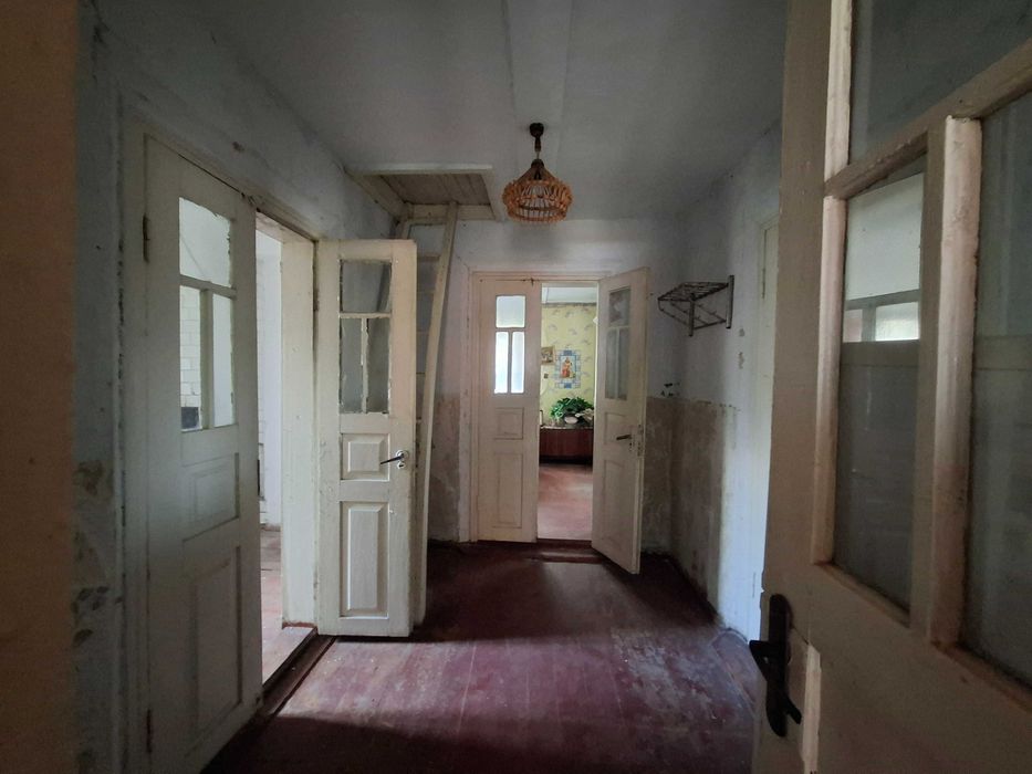 Будинок в центрі села Голосків