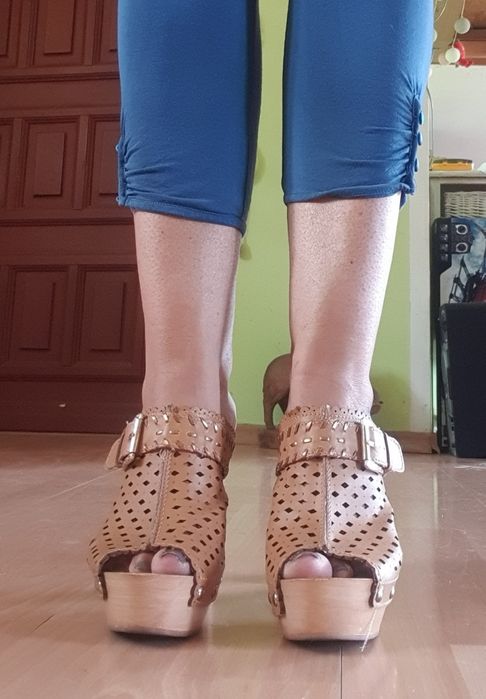 Sandałki na obcasie rozm 38