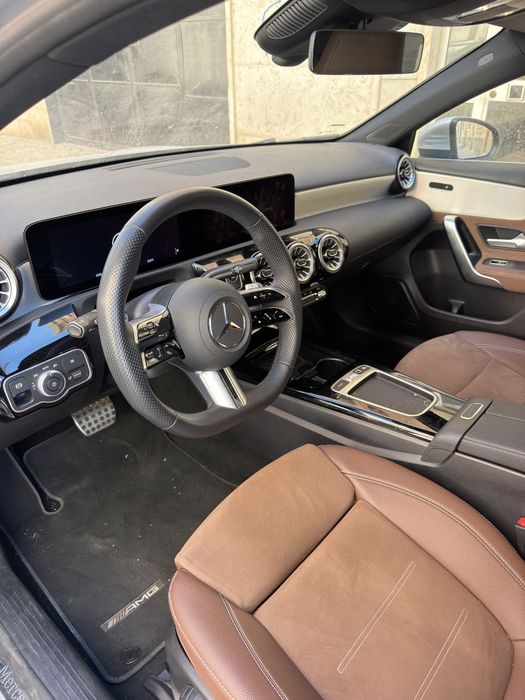 Renting Renault Mégane E-Tech524404035357911045