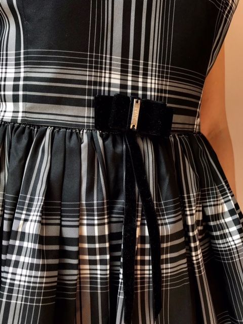 Simple rozkloszowana sukienka kratka kokardka 36