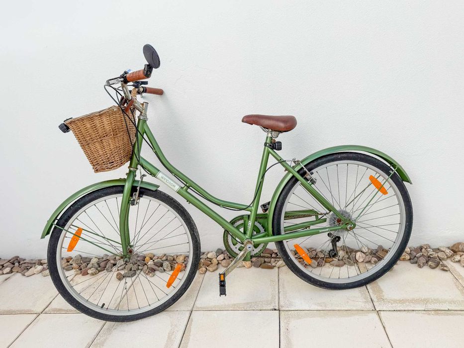 Bicicleta de Passeio Windsor Verde c/ Cesto (Estilo Clássico)