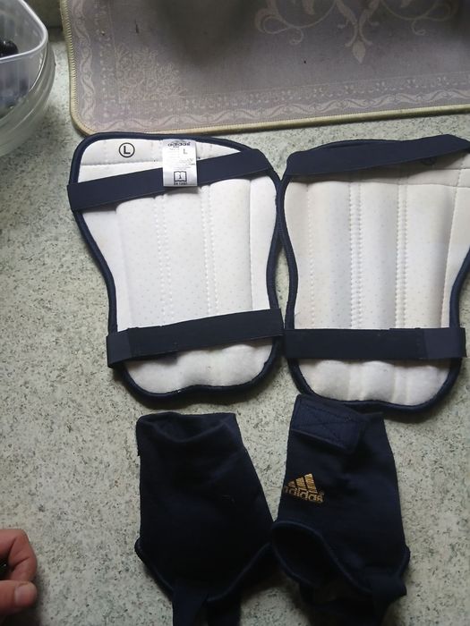Захист Щитки футбольні adidas. Нові.