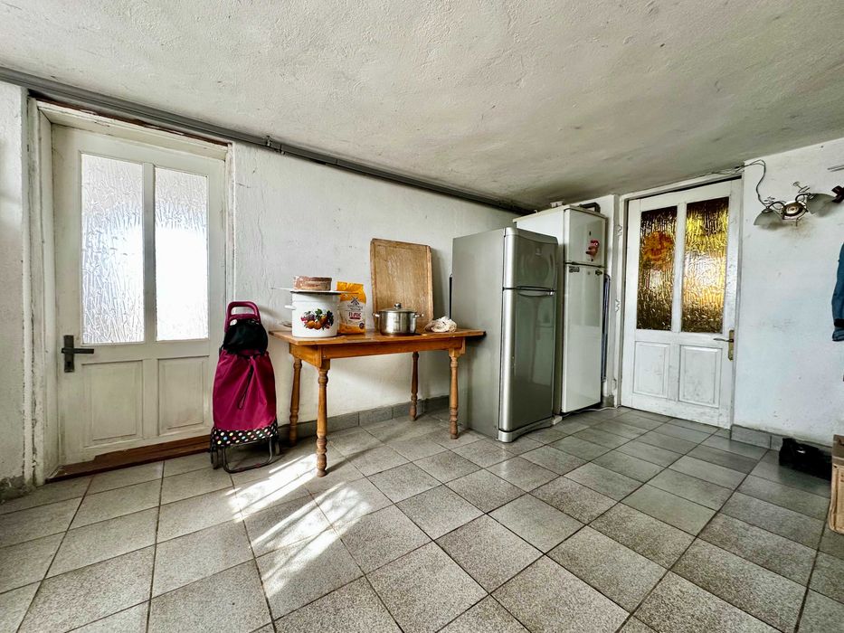 Продається просторий цегляний будинок поруч з м.Дрогобич