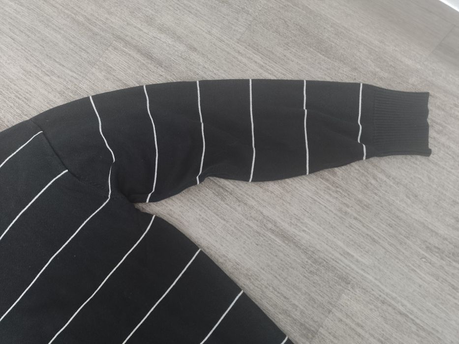 Sprzedam męski sweter rozmiar XL.