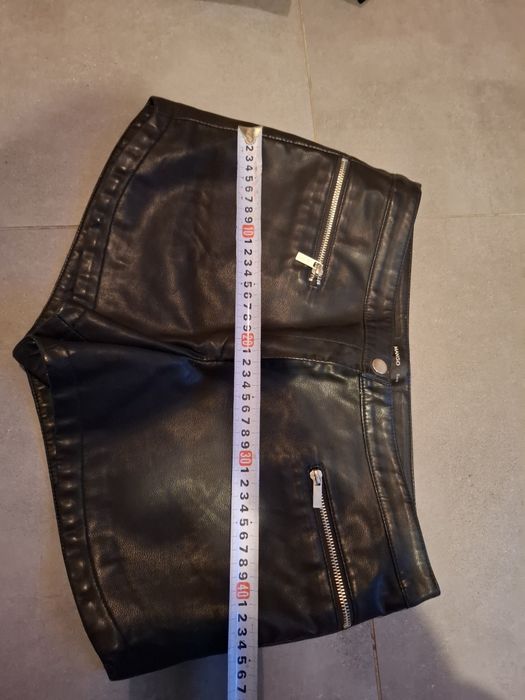 Spodenki roz. 36 Mango