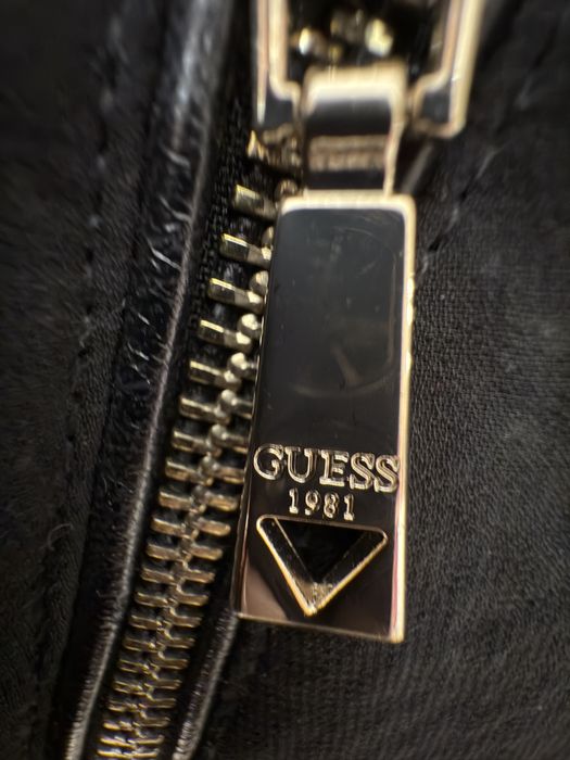 Продам пальто Guess