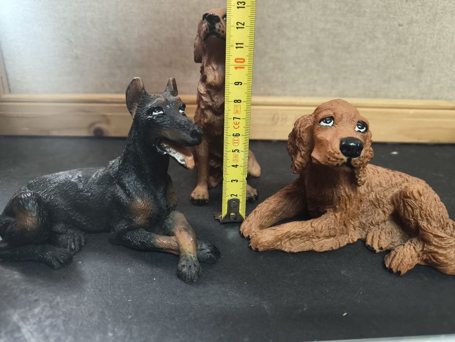 Miniaturas Cães Doberman e Retriever
Lindo conjunto de 3 estatuetas/mi