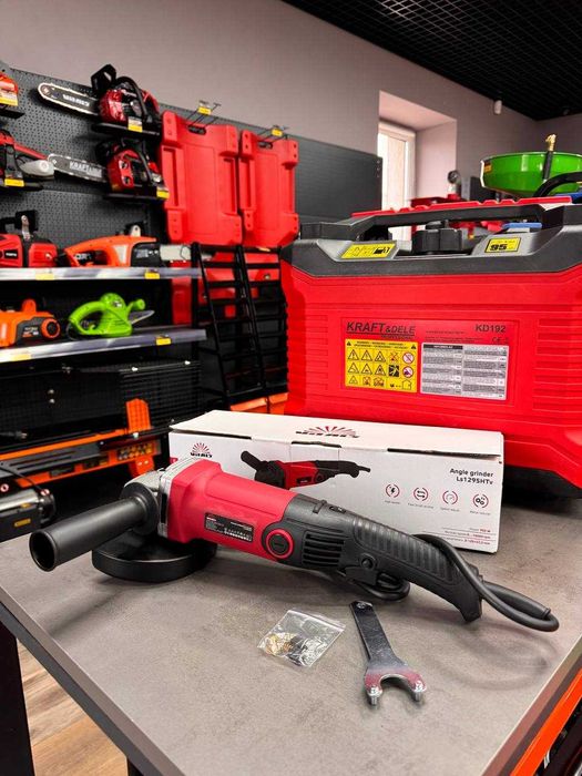 Кутова шліфувальна машина болгарка 950Вт/125 мм з регулюванням обертів