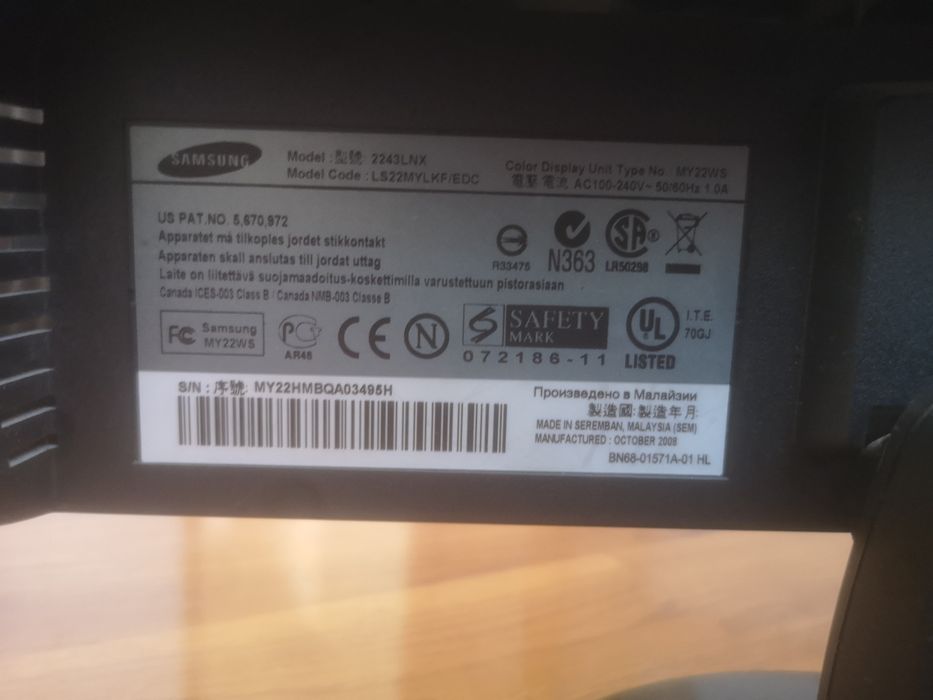 Sprzedam komputer z monitorem