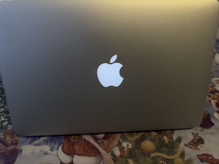 Apple MacBook Air 11 2015 в чудовому стані без нюансів