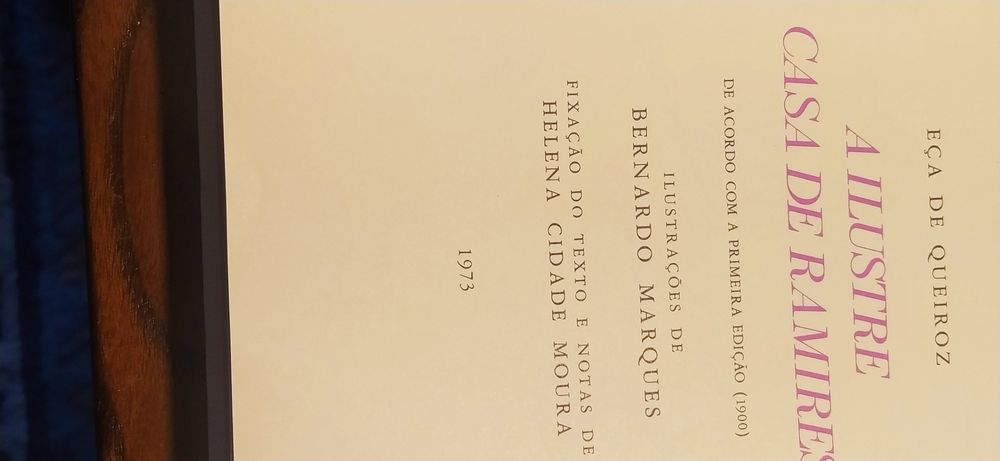 Livro " A ilustre casa de Ramires"