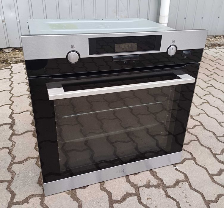 AEG 6000 SteamBake Вбудована Духова шафа духовка BER455120M 71 л пар