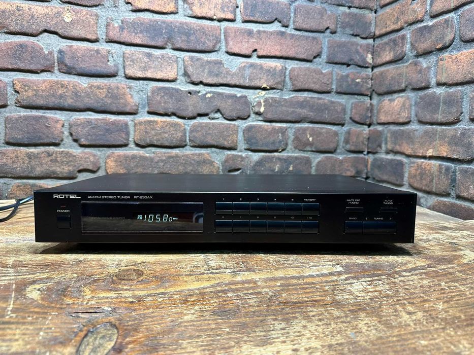 Tuner radiowy Rotel RT 935 AX