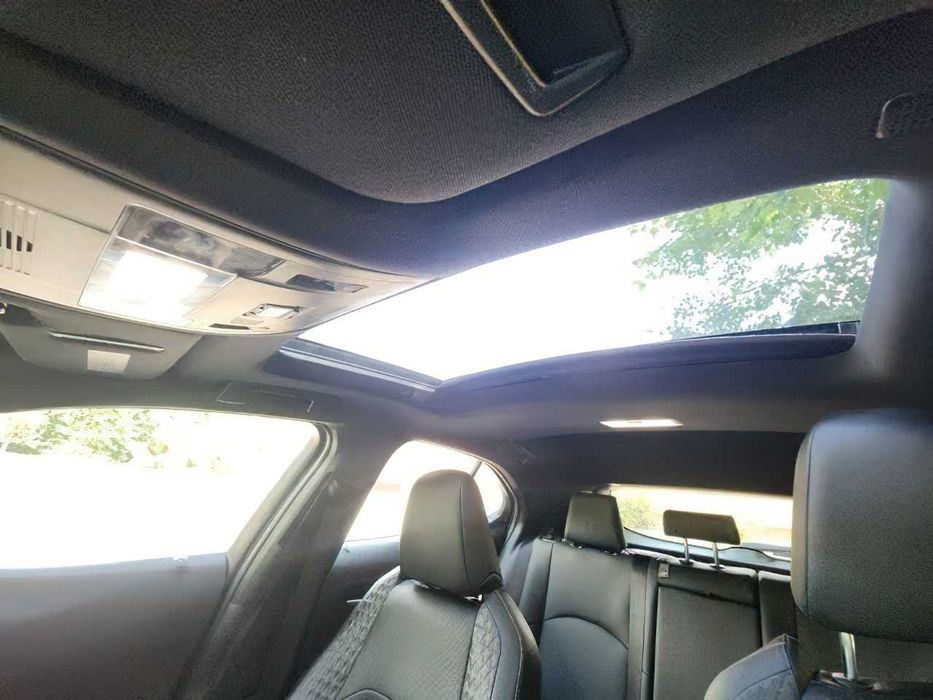 Lexus UX 250h      2020