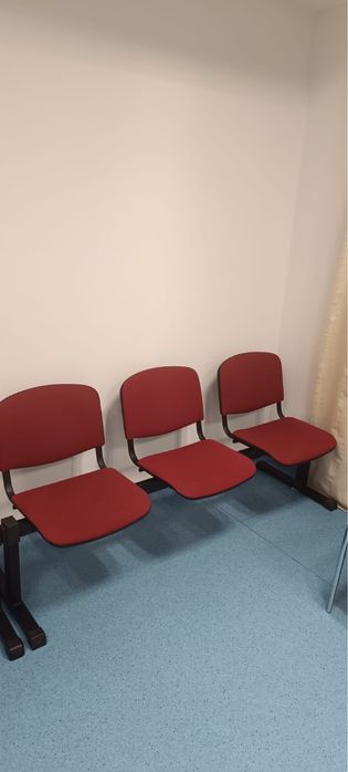 krzesła łączone – ławka 3 siedziska