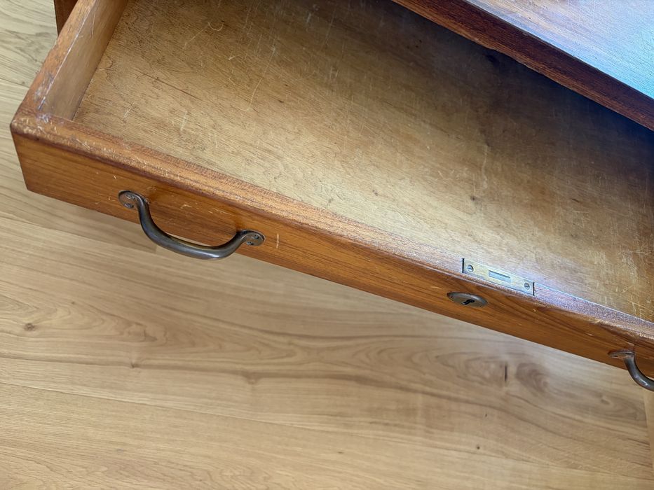 Wooden table 180x90 with two drawers