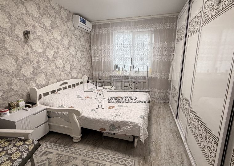 Продаж 3к квартири Радунська 42/10 / Радунская 42/10