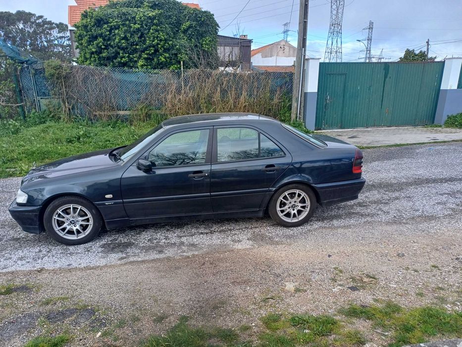 Para venda mercedes c 220