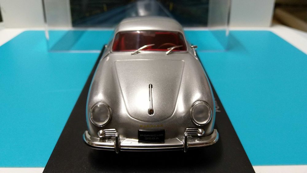 Porsche 356 A (1956) - Miniatura à escala 1/24 (de coleção da marca)