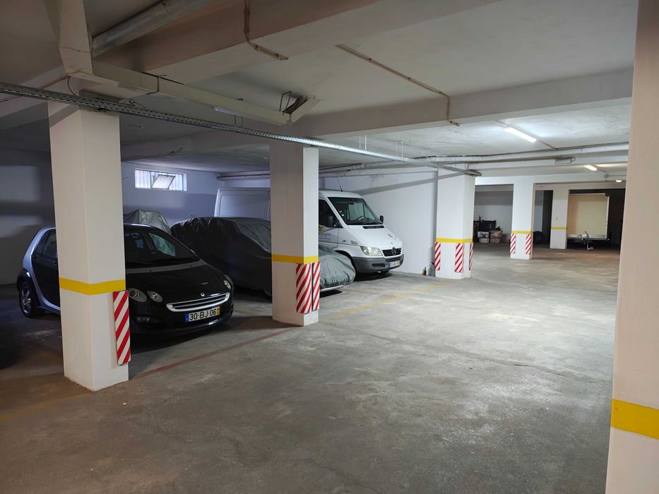 Arrendamento Aluguer Garagem Garagens Rua do Taxa (Braga)