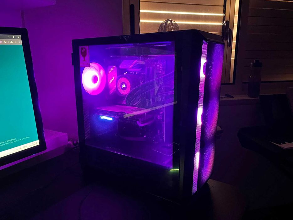 COMPUTADOR/PC GAMING | RTX 4060 Ti | Intel 14400 | 32GB RAM | Como Novo (Menos de 1 ano de uso)