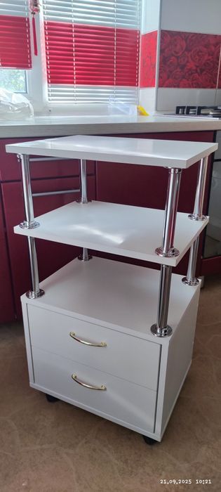 Столик для вашего салона