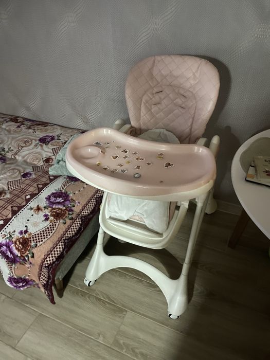 Детский стульчик для кормления