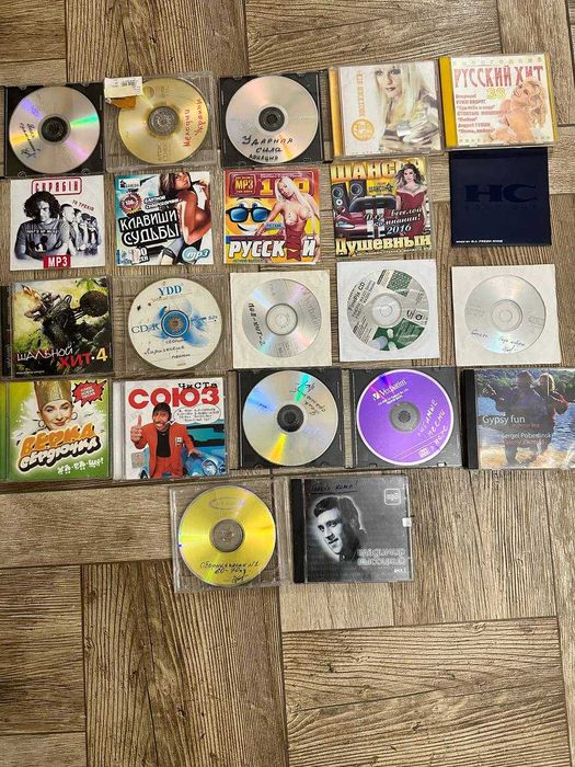 CD диски з піснями/Колекція CD дисків