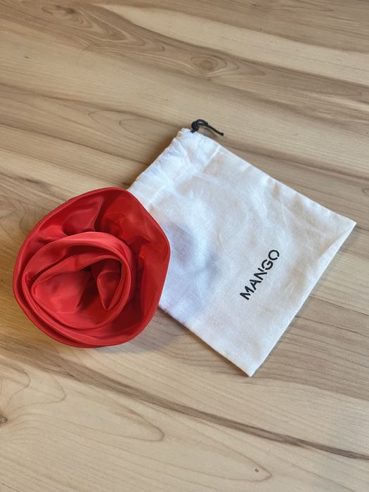 Róża gumka do włosów Mango