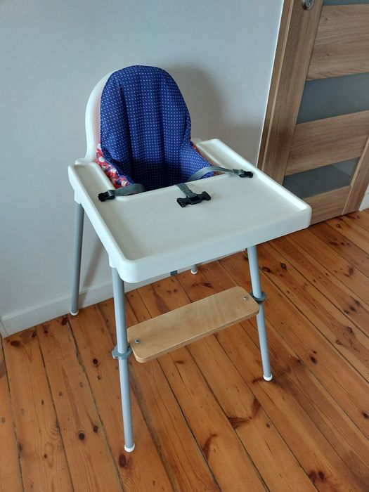 Komplet do karmienia Ikea krzesełko z podnóżkiem poduszką