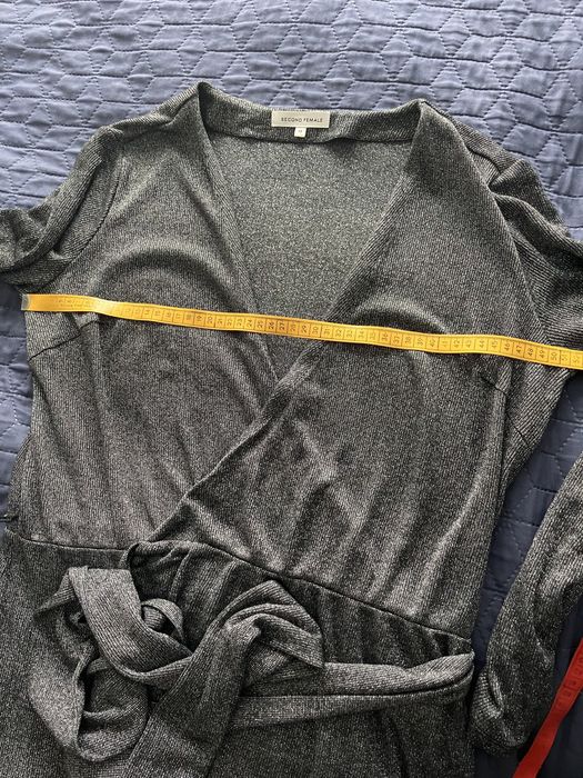 Kopertowa sukienka blyszczaca