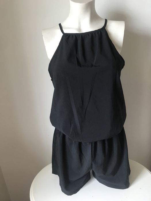 2 Macacões (1 NOVO) e Leggings Pretas NOVAS de  Lantejoulas Calzedonia S. Perfeita para ocasiões especiais