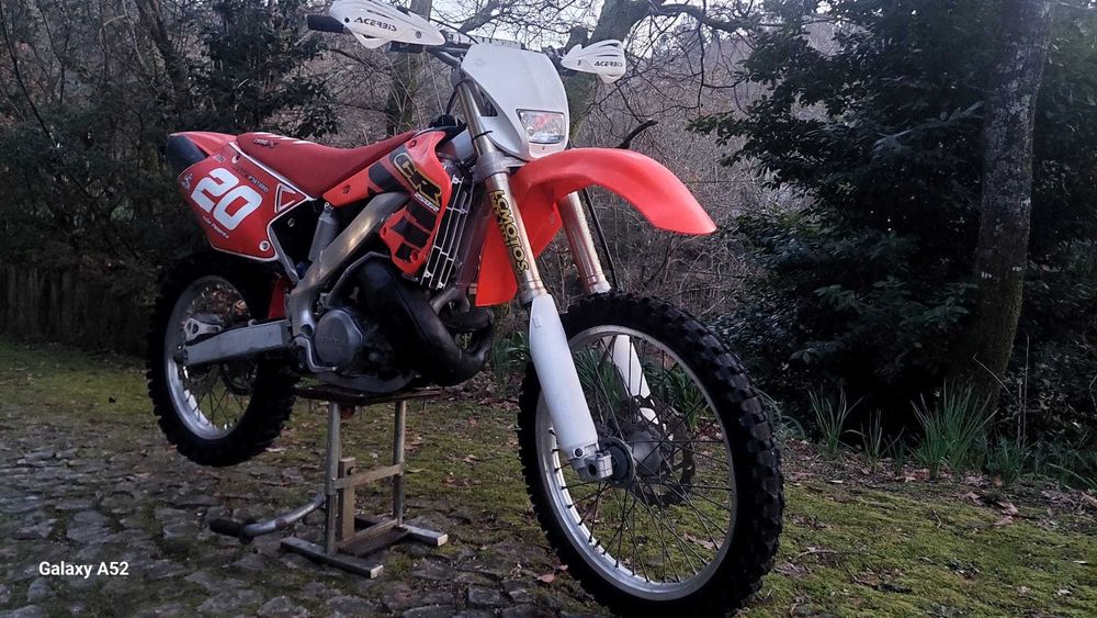 Vendo Honda CR 250 R ano 2000