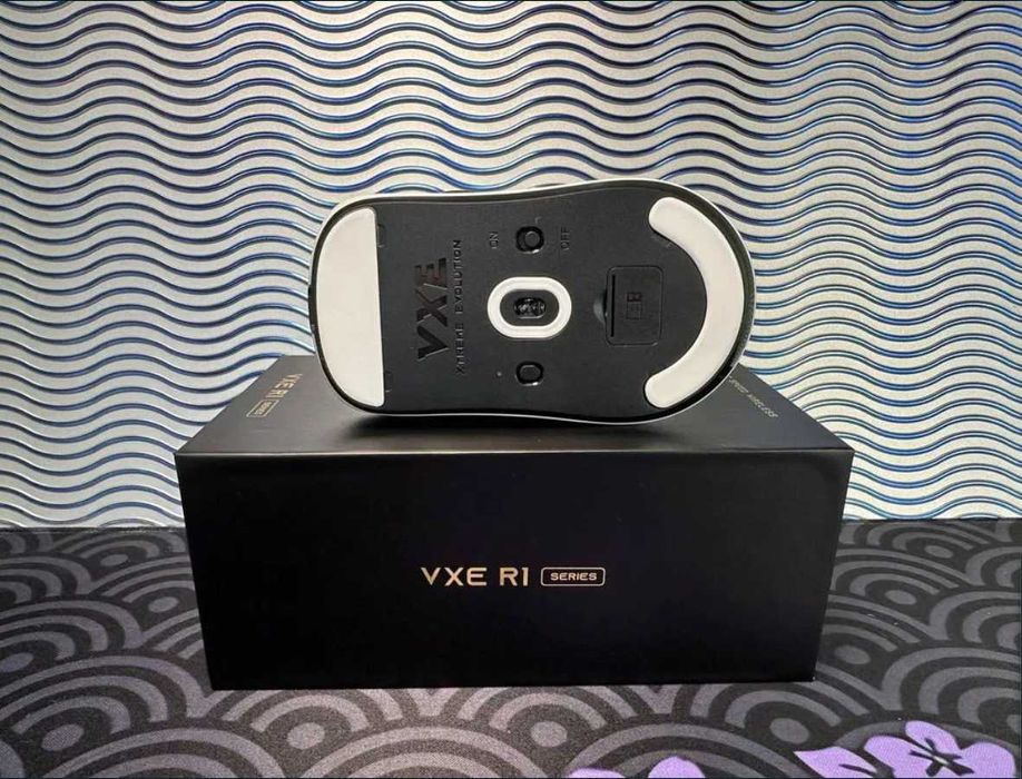 VGN VXE R1 Pro Max White