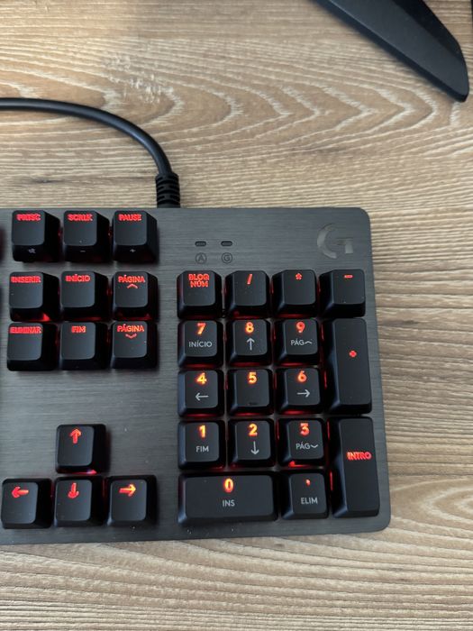 Teclado gamer carbon