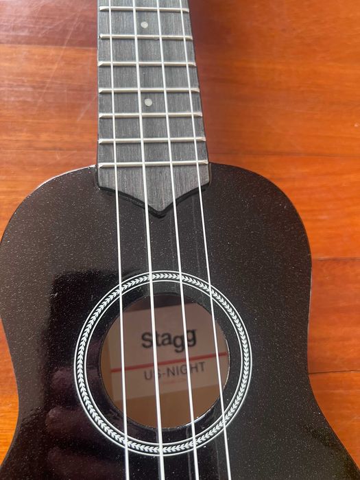 Ukelele Stagg US Night