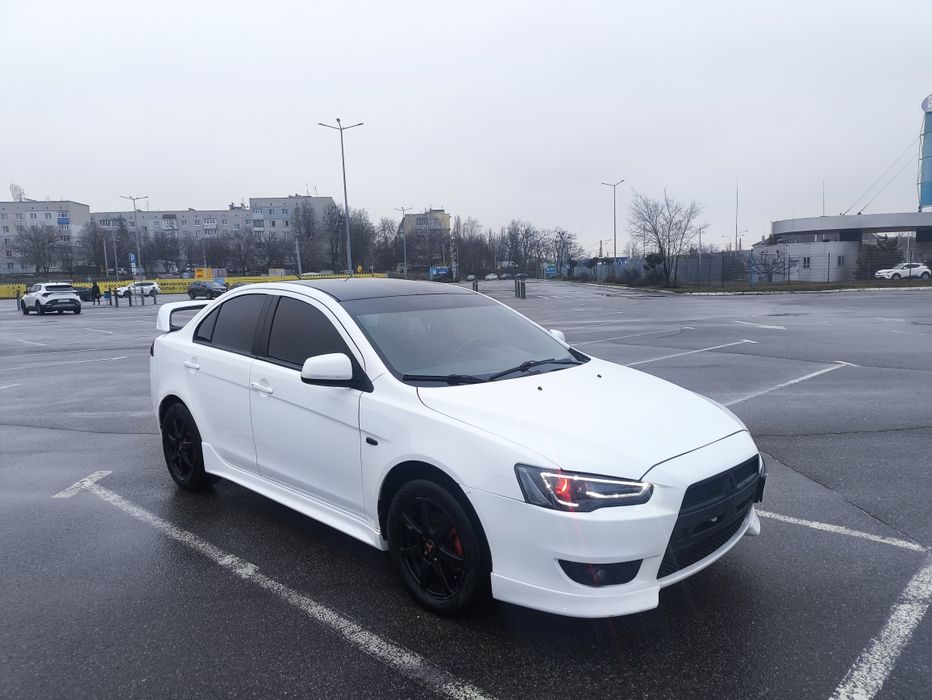 Mitsubihi ( мицубиши, міцубіші) Лансер Lancer