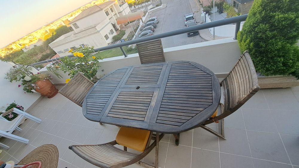 Mesa exterior com 4 cadeiras