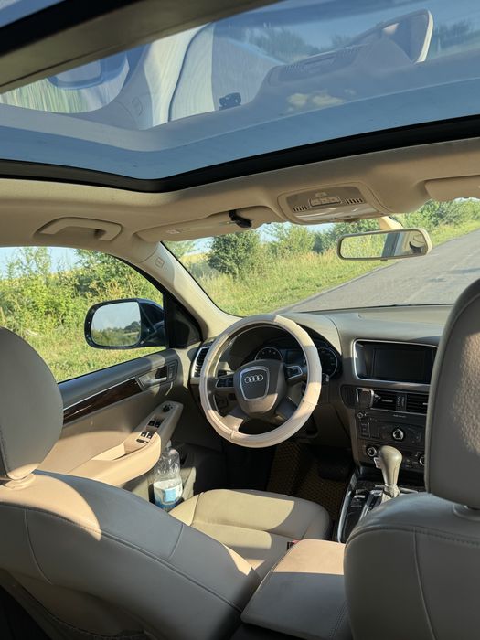 Продам Audi Q5 2010