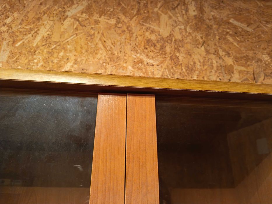 móvel vitrine com quatro portas